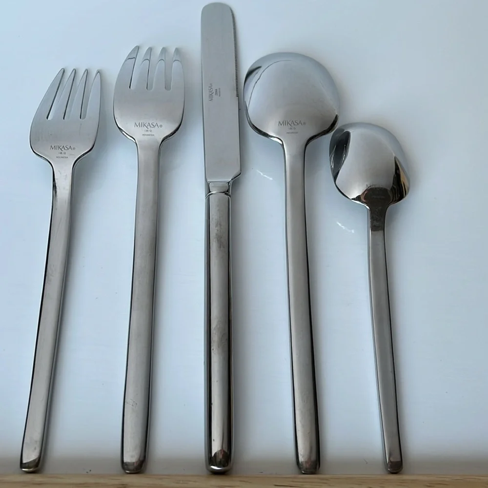 Mikasa Zena Set of 5 Modern Stainless Steel Glossy Table Place Setting